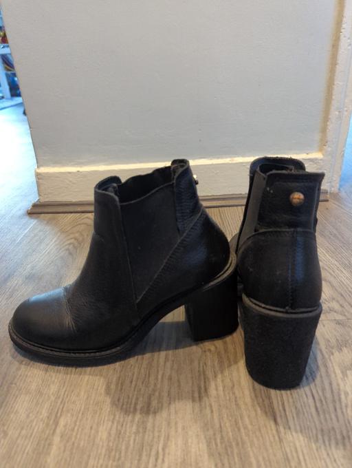 Buy & Sell Central London Clerkenwell - Central London - Photos for Leather CARVELA