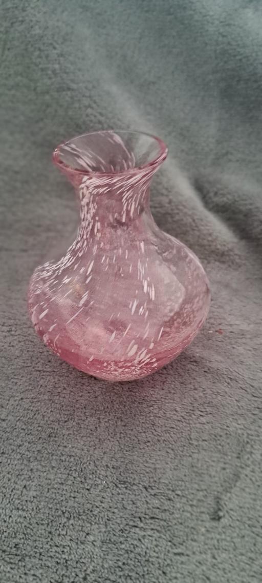Buy & Sell West Midlands Birmingham - Photos for Hand-Blown Pink Art Glass Bud Vase