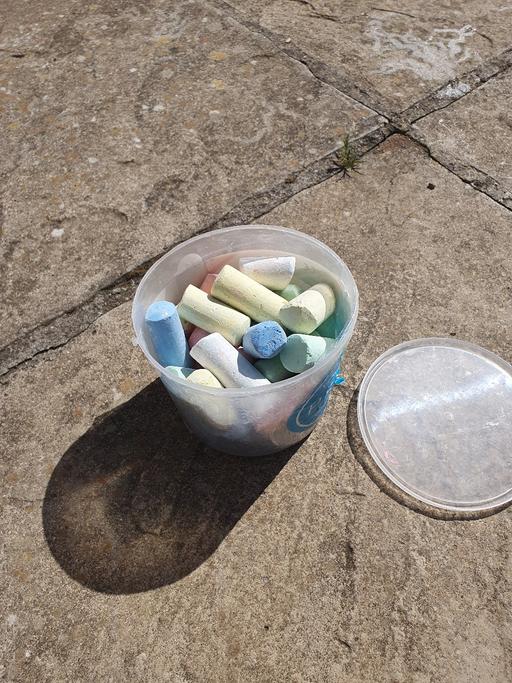 Buy & Sell South Yorkshire Doncaster - Photos for Big tub of garden chalk kids