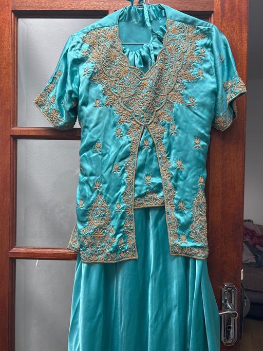 Buy & Sell Walthamstow East London - Photos for Blue skirt and blouse
