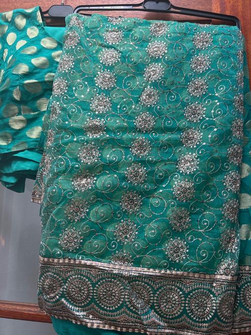 Buy & Sell Walthamstow East London - Photos for Green Sari
