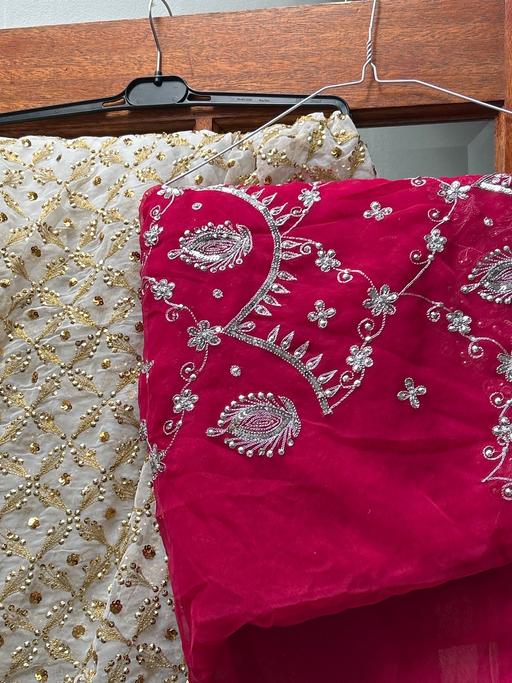 Buy & Sell Walthamstow East London - Photos for Set of 2 Sari’s Pink and White
