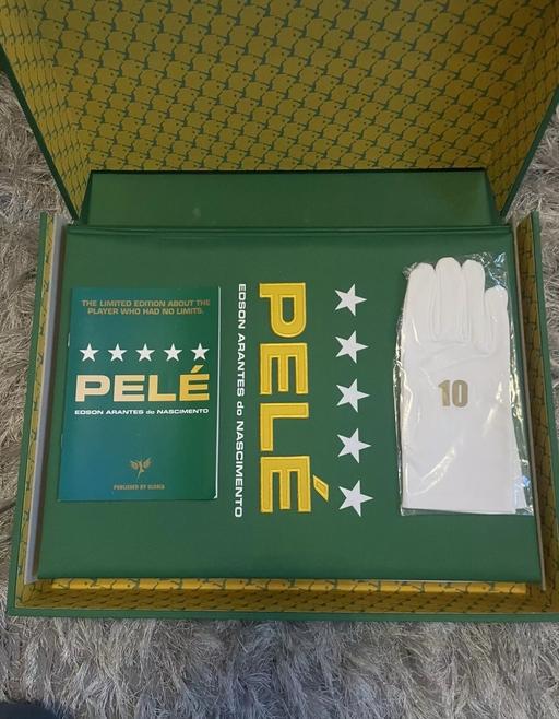 Buy & Sell South East London Widmore - South East London - Photos for Pelé Limited Edition King Sized Signed Book