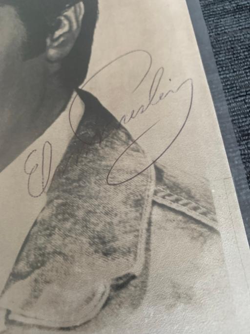 Buy & Sell Glasgow Thornwood - Glasgow - Photos for Elvis Presley signed name genuine rare in ink