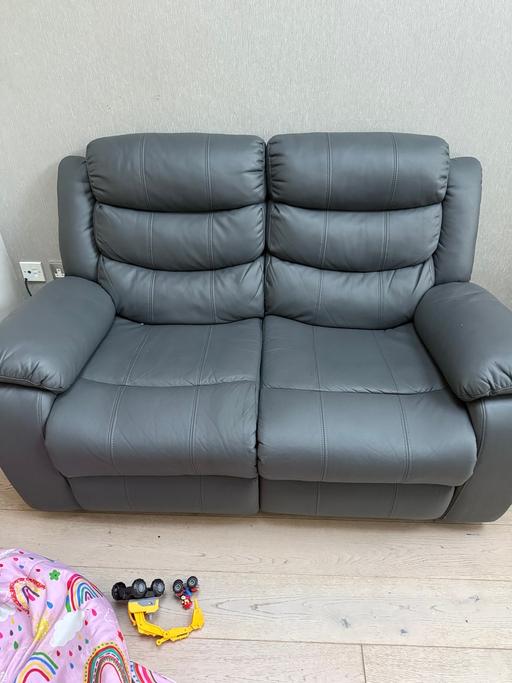 Buy & Sell Surrey Elmbridge - Photos for 3 2 1 sofa set