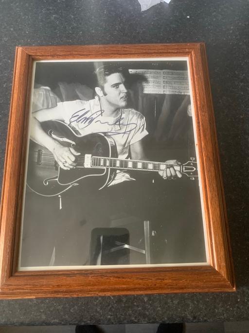 Buy & Sell Glasgow Thornwood - Glasgow - Photos for Elvis Presley framed photo signed