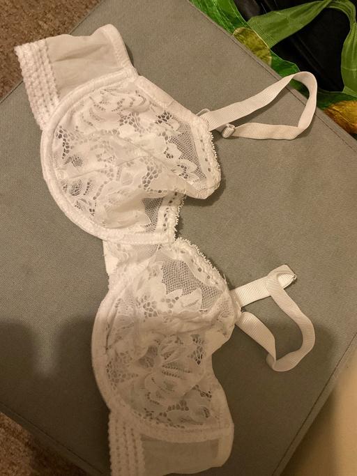 Buy & Sell Tipton Sandwell - Photos for Bra white