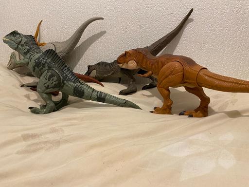 Buy & Sell Kent Dartford - Photos for Jurassic world Mattel figurine set.