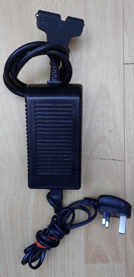 Buy & Sell West Midlands Wolverhampton - Photos for HILL BILLY 12V/4A Powakaddy Battery Charger