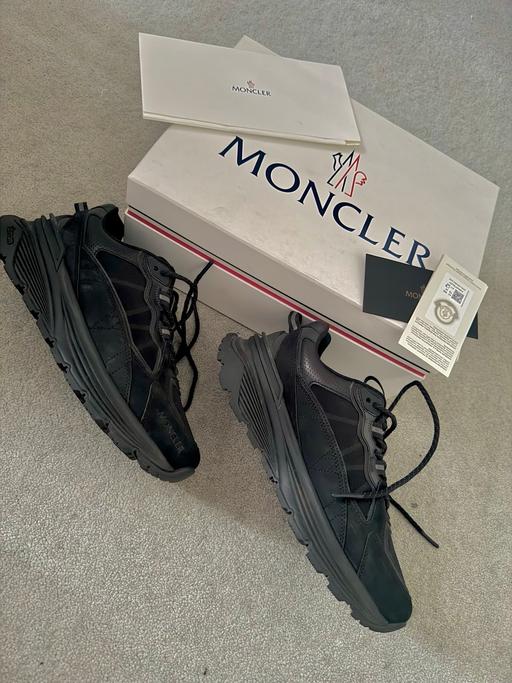 Buy & Sell Wapping East London - Photos for Moncler Lite Runner Lace-Up Sneakers
