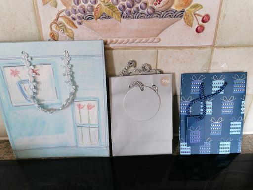 Buy & Sell Derbyshire North East Derbyshire - Photos for job lot gift bags