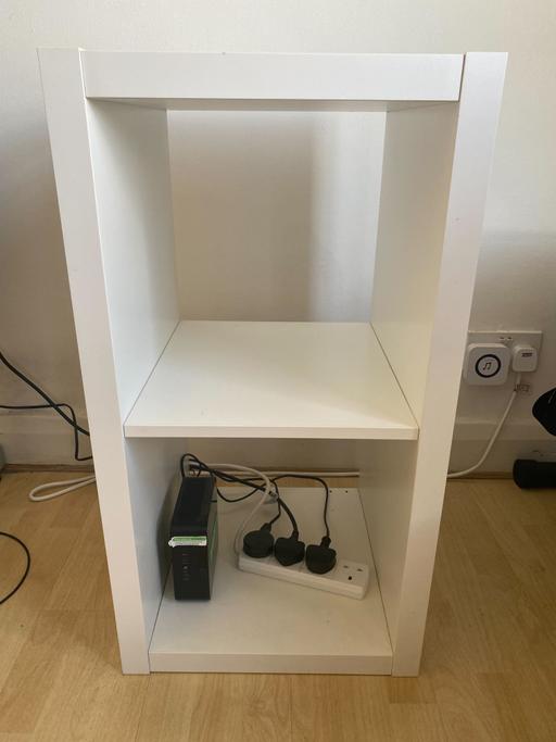 Buy & Sell North West London Queen`s Park - North West London - Photos for 2-Tier Shelf Unit, White