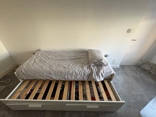 Buy & Sell North West London Belmont - North West London - Photos for Ikea day bed with pull out trundle