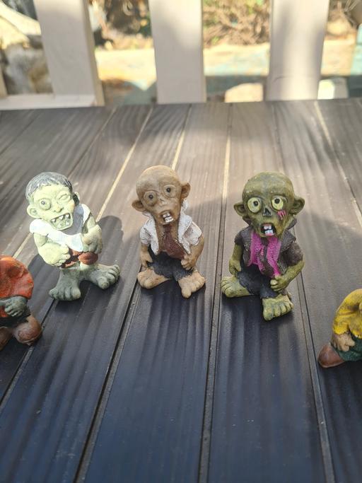 Buy & Sell West Midlands Sandwell - Photos for zombie figures