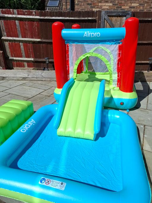 Buy & Sell Hertfordshire Welwyn Hatfield - Photos for Airpro tech bouncy castle with paddling pool
