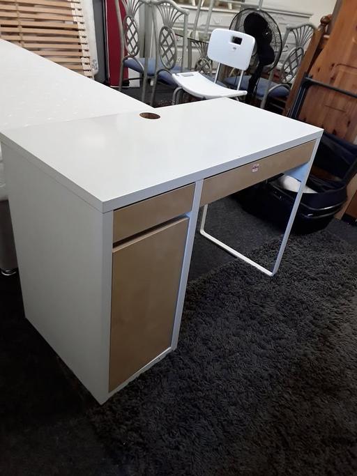 Buy & Sell Greater Manchester Tameside - Photos for Modern gloss white & wood effect desk