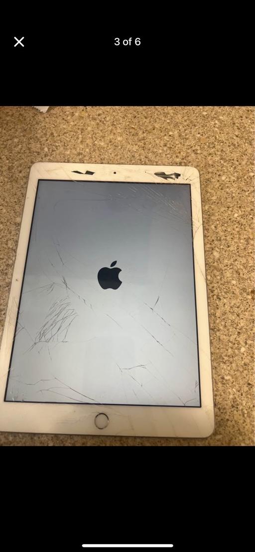 Buy & Sell Essex Basildon - Photos for iPad 6 gen