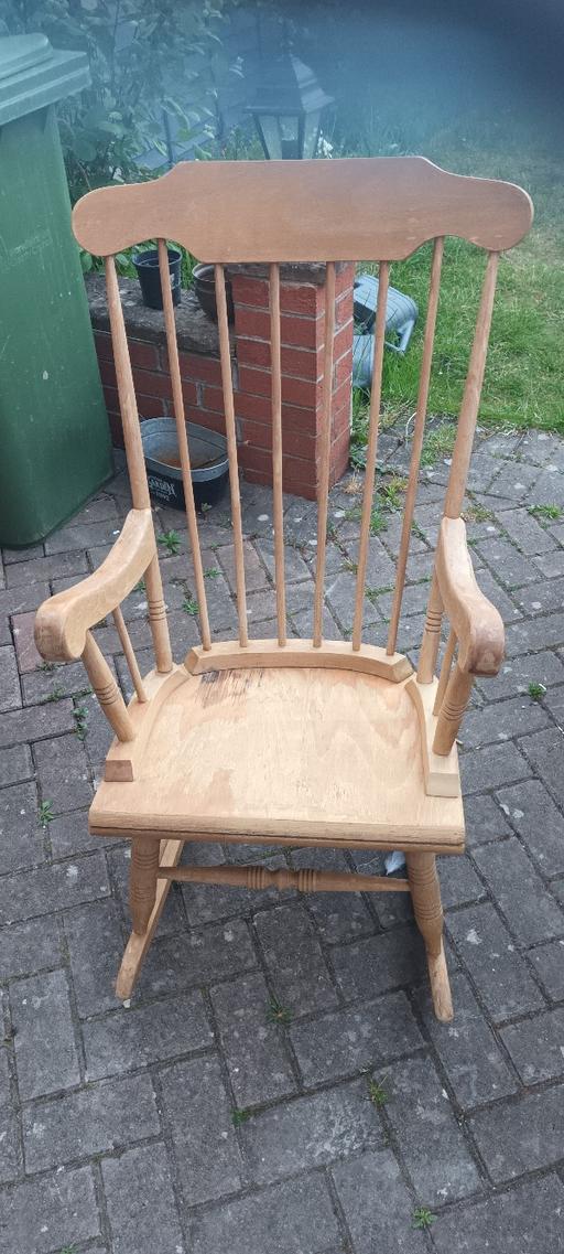 Buy & Sell Warwickshire Nuneaton and Bedworth - Photos for Classic Wooden ROCKING CHAIR