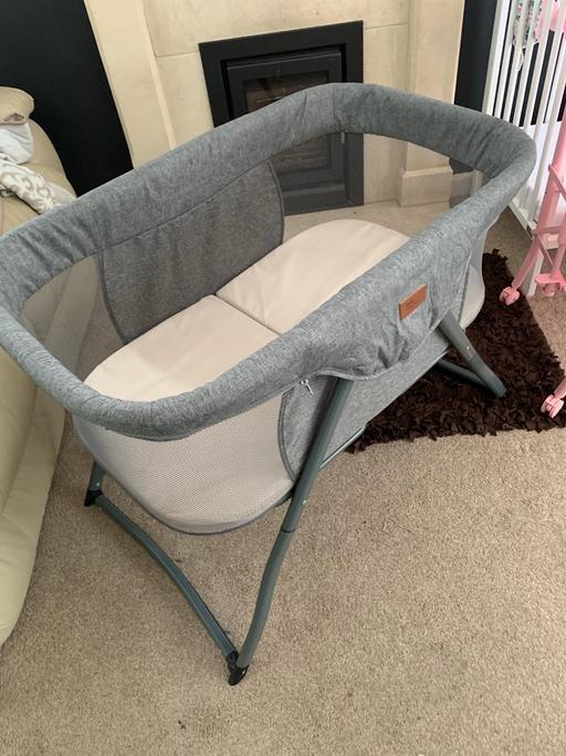 Buy & Sell West Northamptonshire Duston - West Northamptonshire - Photos for Grey Baby travel cot