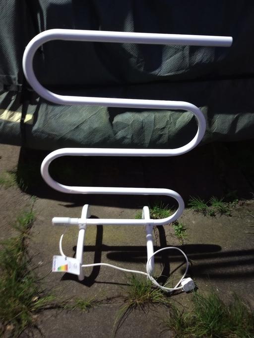 Buy & Sell Worcestershire Bromsgrove - Photos for White Heated Towel Rail