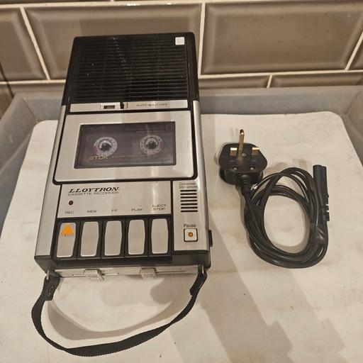 Buy & Sell Warrington Callands - Halton - Photos for Lloytron Cassette Player Recorder V122