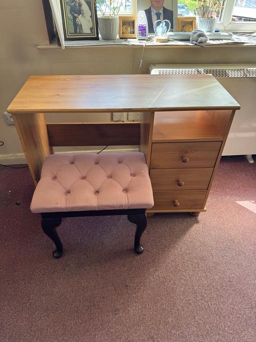 Buy & Sell Essex Southend-on-Sea - Photos for Desk and stall collection only