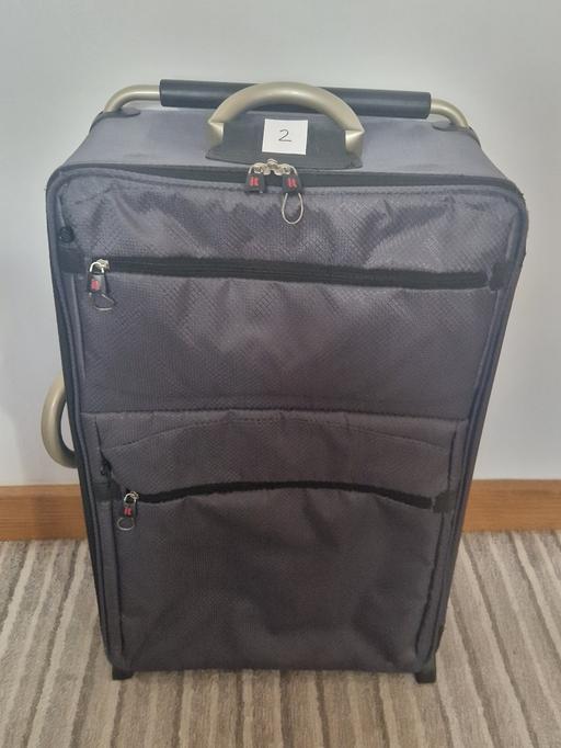 Buy & Sell West Midlands Wolverhampton - Photos for IT SUITCASE MEDIUM LUGGAGE BAG