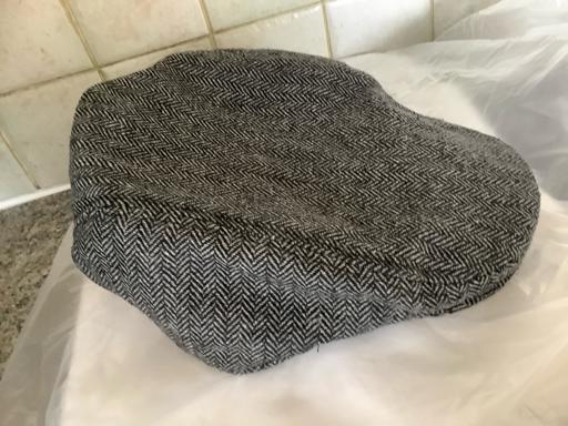 Buy & Sell Derbyshire North East Derbyshire - Photos for Large black/grey cap