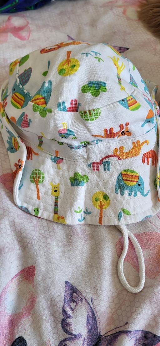 Buy & Sell Radcliffe Bury - Photos for sun hat age 1