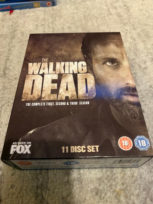 Buy & Sell Surrey Runnymede - Photos for Walking dead seasons 1-3