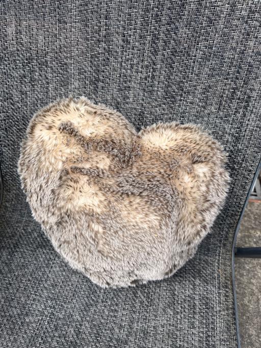 Buy & Sell South Yorkshire Rotherham - Photos for Luxe beautiful brown cushion heart