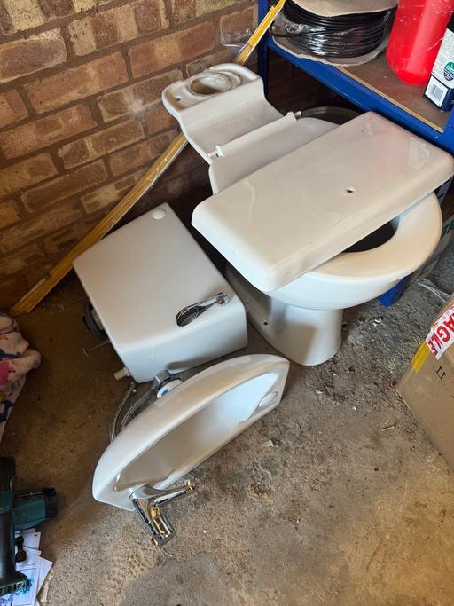 Buy & Sell Bewdley Wyre Forest - Photos for Close couple toilet and sink