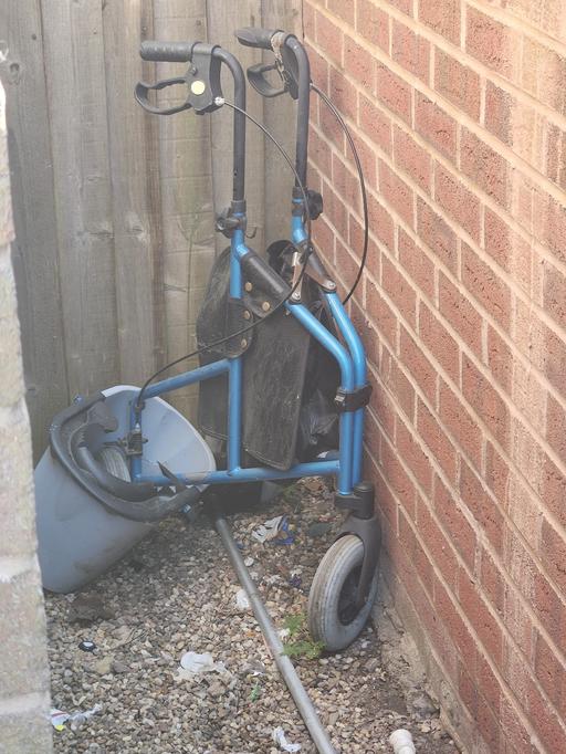 Buy & Sell West Midlands Wolverhampton - Photos for ladders and walking frame Free