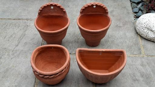 Buy & Sell Wilmington Dartford - Photos for Terracotta wall mounted pots x 4