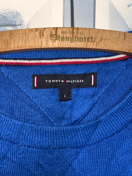 Buy & Sell Surrey Surrey Heath - Photos for Tommy Hilfiger vintage sweater