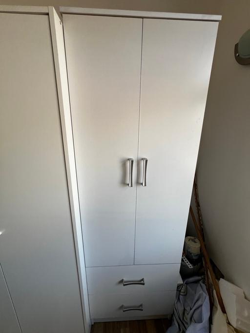 Buy & Sell East London Loxford - East London - Photos for White wardrobe with drawers