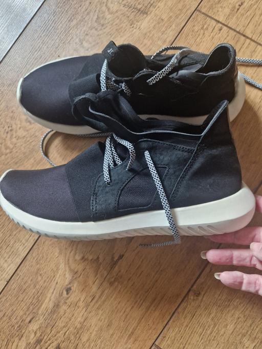 Buy & Sell Colyers South East London - Photos for ladies Adidas tubular trainers size 6