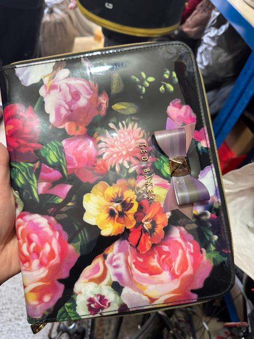 Buy & Sell Bradford Bradford - Photos for Ted baker clutch