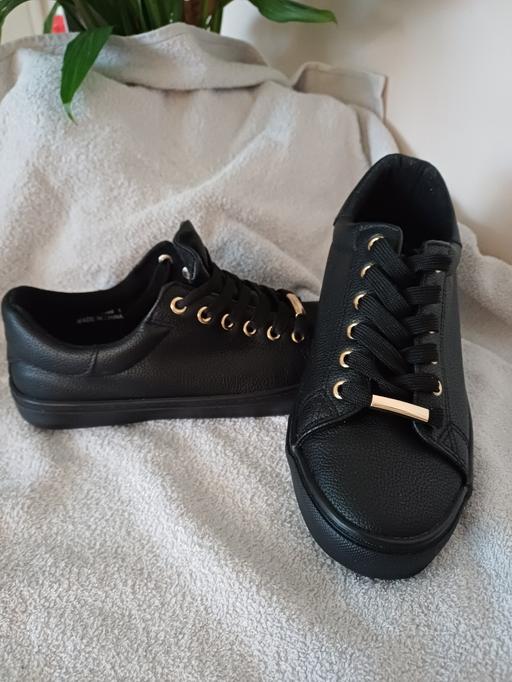 Buy & Sell Brandesburton East Riding of Yorkshire - Photos for Black wide fit new look trainers