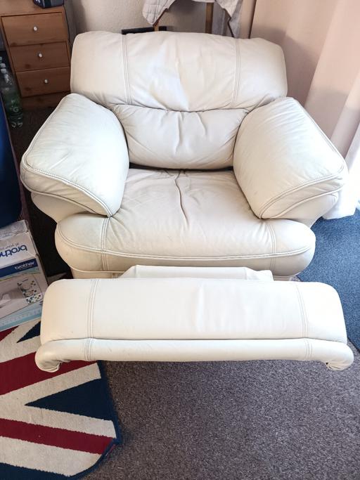Buy & Sell Surrey Epsom and Ewell - Photos for Reclining leather armchair.