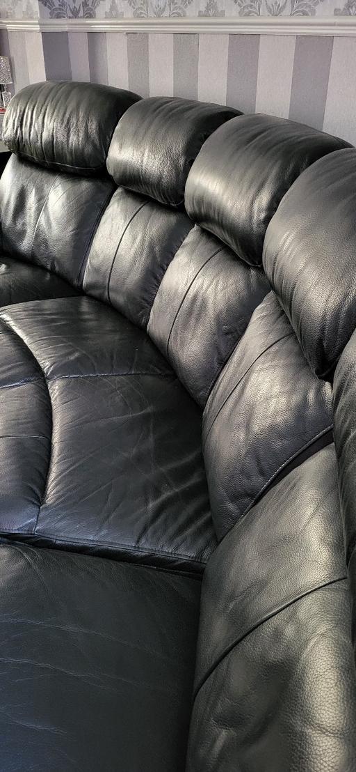 Buy & Sell West Midlands Walsall - Photos for CURVED BLACK LEATHER RECLINER SETTEE