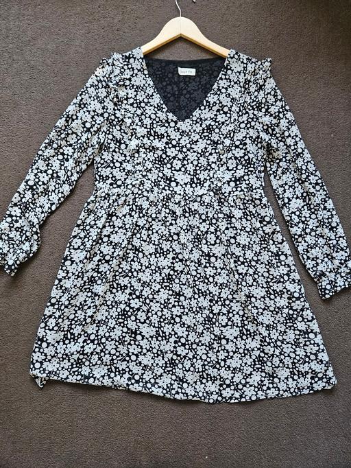 Buy & Sell Edgeley Stockport - Photos for Floral mini dress.