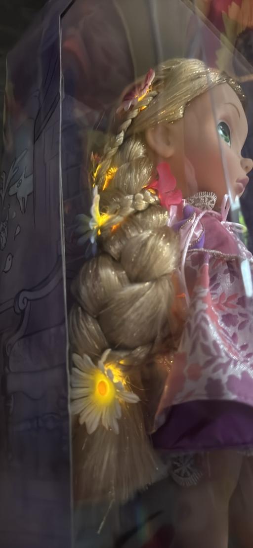 Buy & Sell Windsor and Maidenhead Maidenhead - Windsor and Maidenhead - Photos for Limited edition Rapunzel doll.