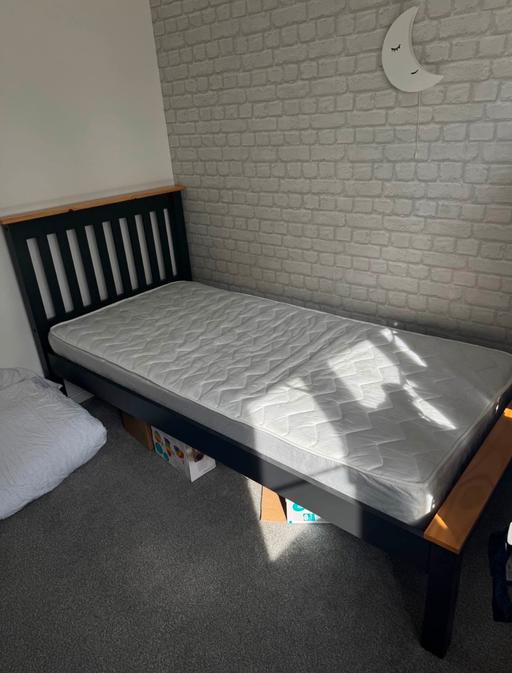 Buy & Sell Torfaen - Wales Avondale Industrial Estate - Torfaen - Photos for Single bed with mattress