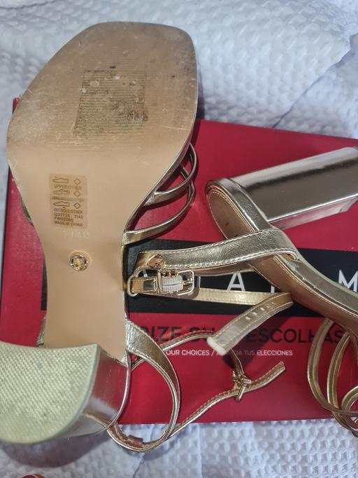 Buy & Sell Far Cotton West Northamptonshire - Photos for Gold lipsy sandal