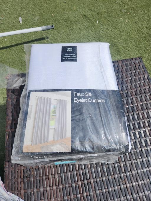 Buy & Sell Essex Epping Forest - Photos for Luxury Faux Silk Plain Curtain Pair - White