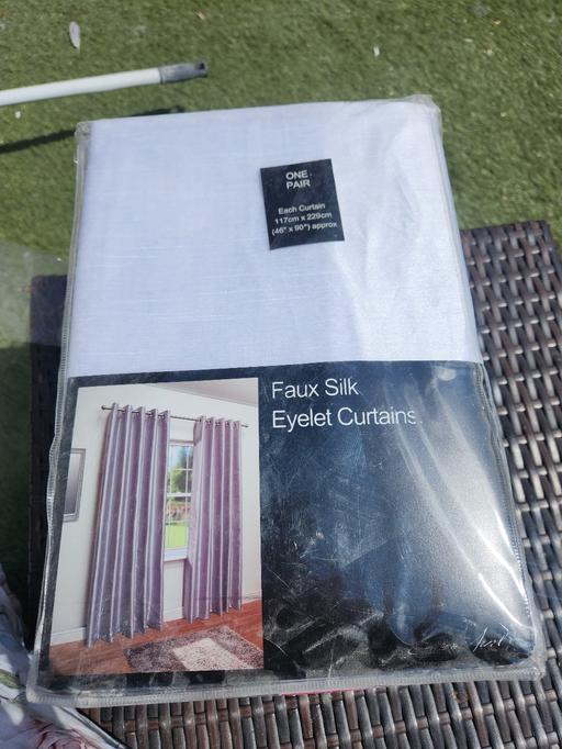 Buy & Sell Essex Epping Forest - Photos for Luxury Faux Silk Plain Curtain Pair - White
