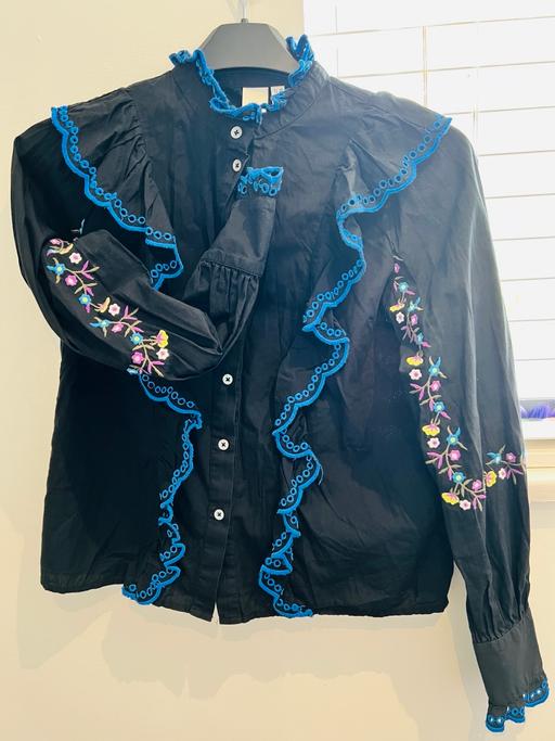 Buy & Sell Windsor and Maidenhead Datchet - Sutton - Photos for black blue floral blouse