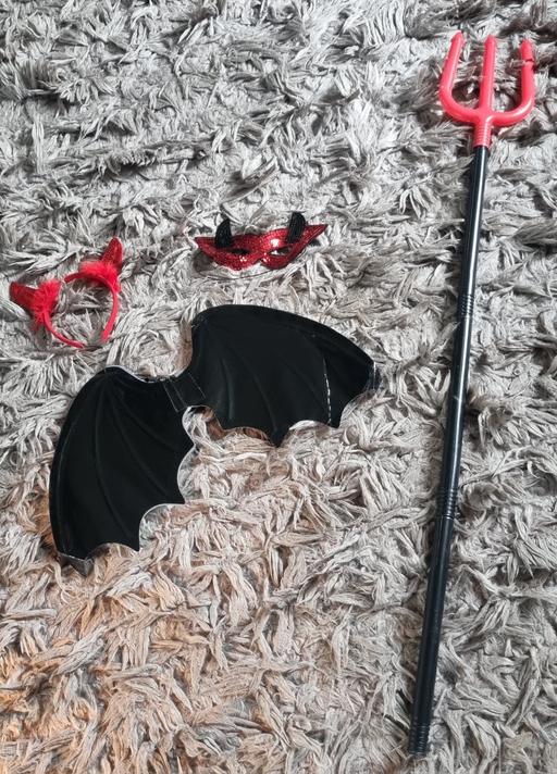 Buy & Sell Clayton West Kirklees - Photos for Devil Dressing Up Set - One Size