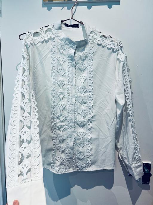 Buy & Sell Slough Town Centre Slough - Photos for Elegant White Lace Blouse – Size S
